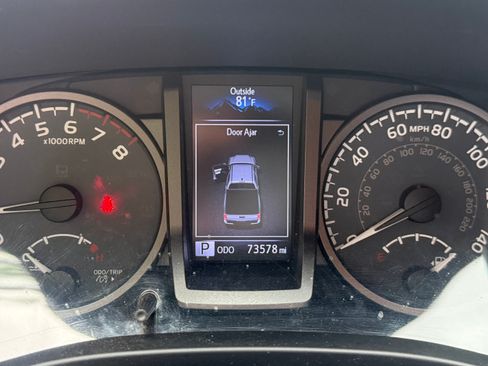 Used 2019 Toyota Tacoma TRD Pro AWD/4WD image 9