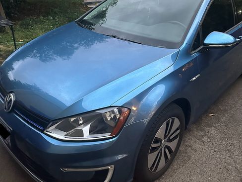 Used 2016 Volkswagen e-Golf SE image 5
