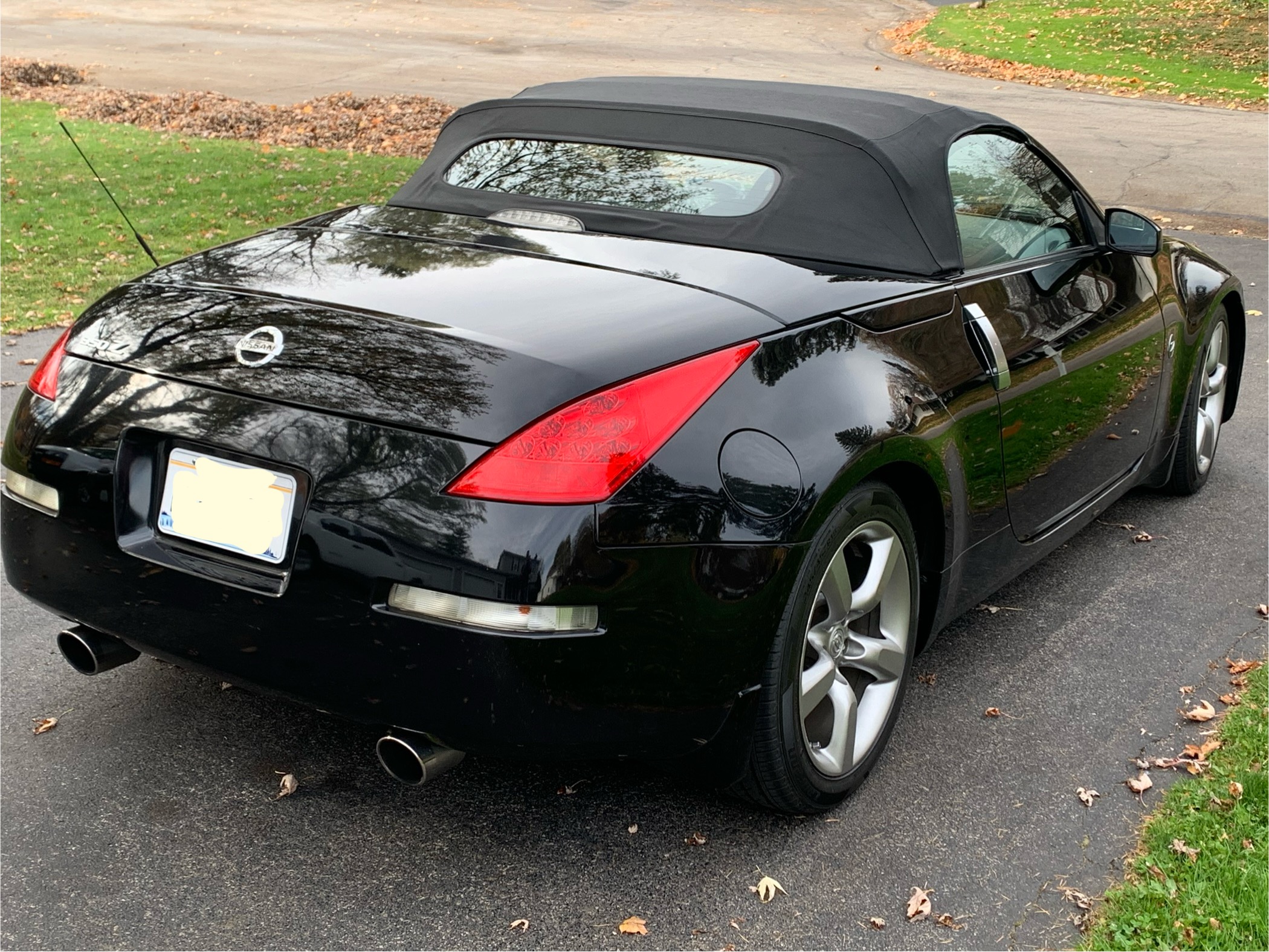 Used 2006 Nissan 350Z Touring RWD image 2