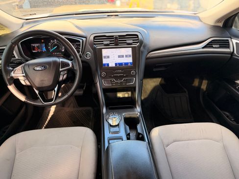 Used 2020 Ford Fusion SE w/ Equipment Group 151A FWD image 15