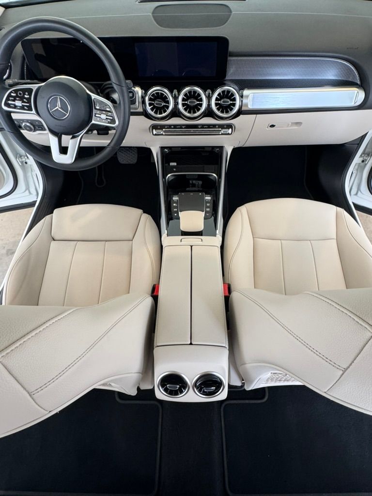 Used 2022 Mercedes-Benz EQB 300 4MATIC image 11