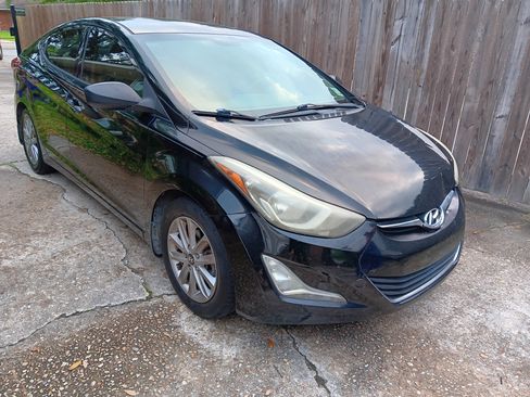 Used 2014 Hyundai Elantra SE w/ Option Group 02 FWD image 1