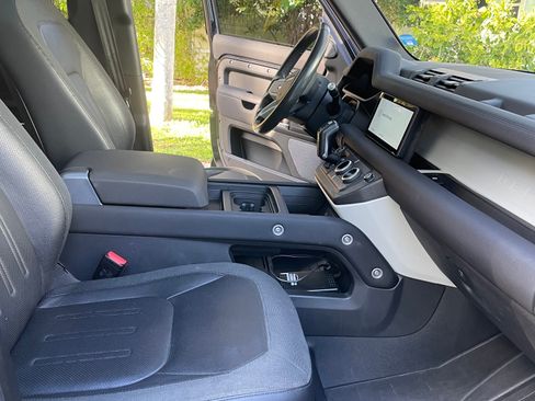 Used 2020 Land Rover Defender 110 S image 8