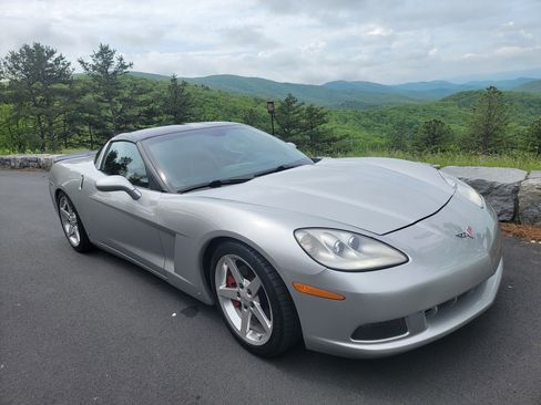 Used 2006 Chevrolet Corvette Coupe w/ Preferred Equipment Group image 5