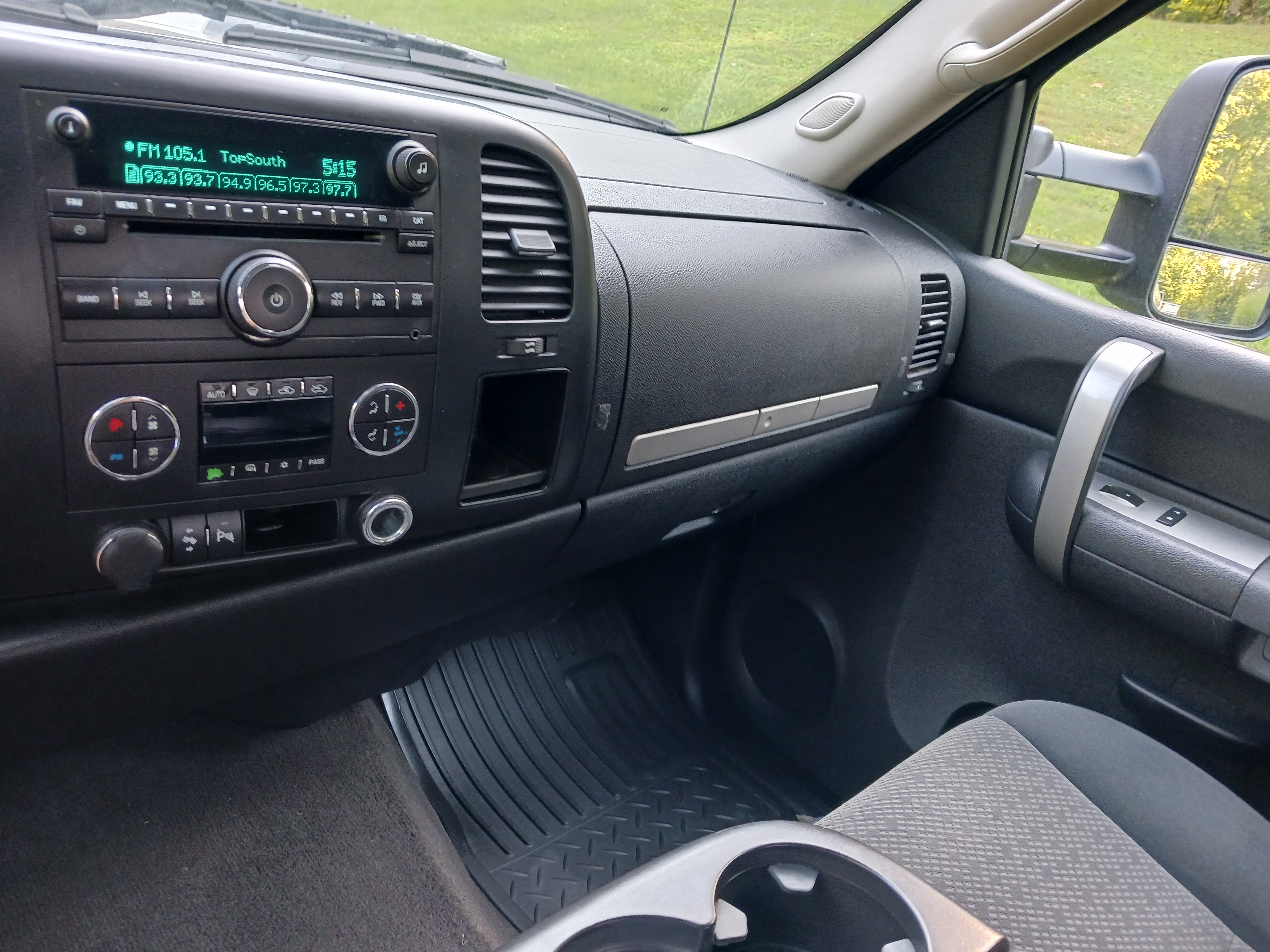 Used 2007 Chevrolet Silverado 2500 LT w/ 1LT Convenience Package AWD/4WD image 23