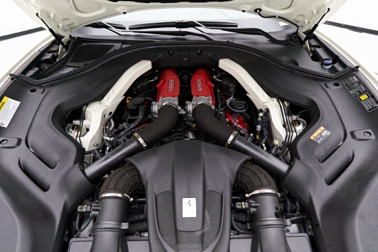 Used 2019 Ferrari Portofino RWD image 16
