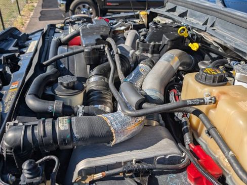 Used 2015 Ford F250 Lariat w/ Lariat Ultimate Package image 2