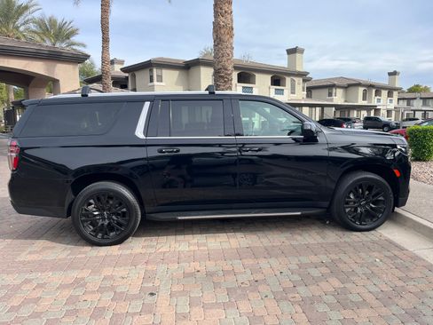 Used 2023 Chevrolet Suburban LS w/ Driver Alert Package image 4