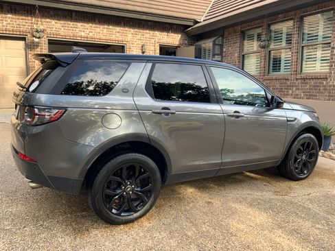 Used 2017 Land Rover Discovery Sport HSE image 8
