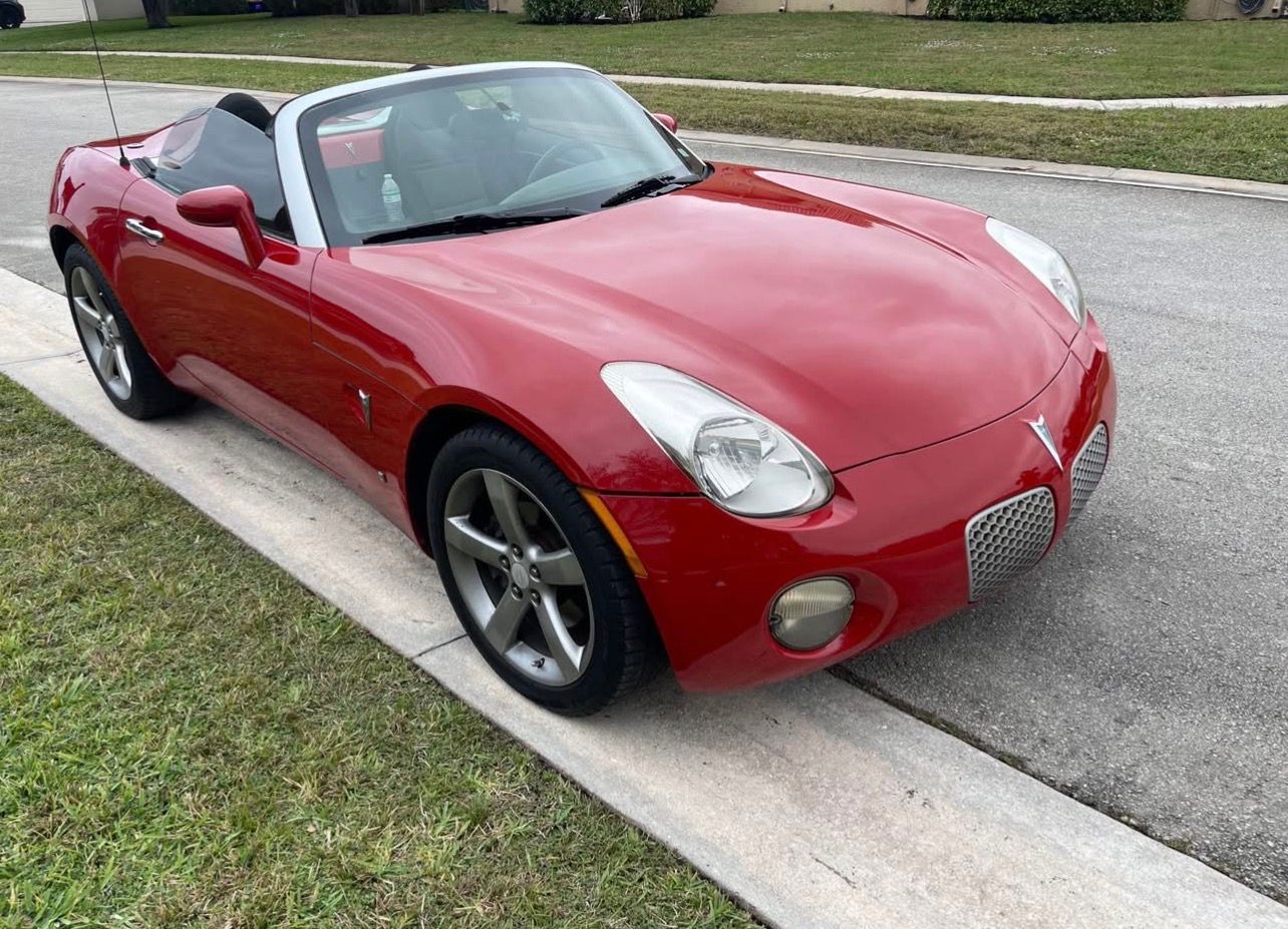 Used 2008 Pontiac Solstice Convertible w/ Preferred Package RWD image 1