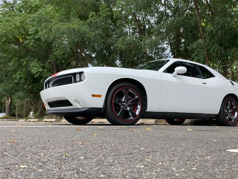 Used 2013 Dodge Challenger SXT RWD image 6