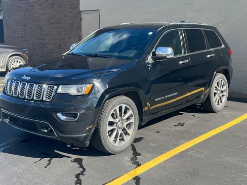 Used 2017 Jeep Grand Cherokee Overland image 1
