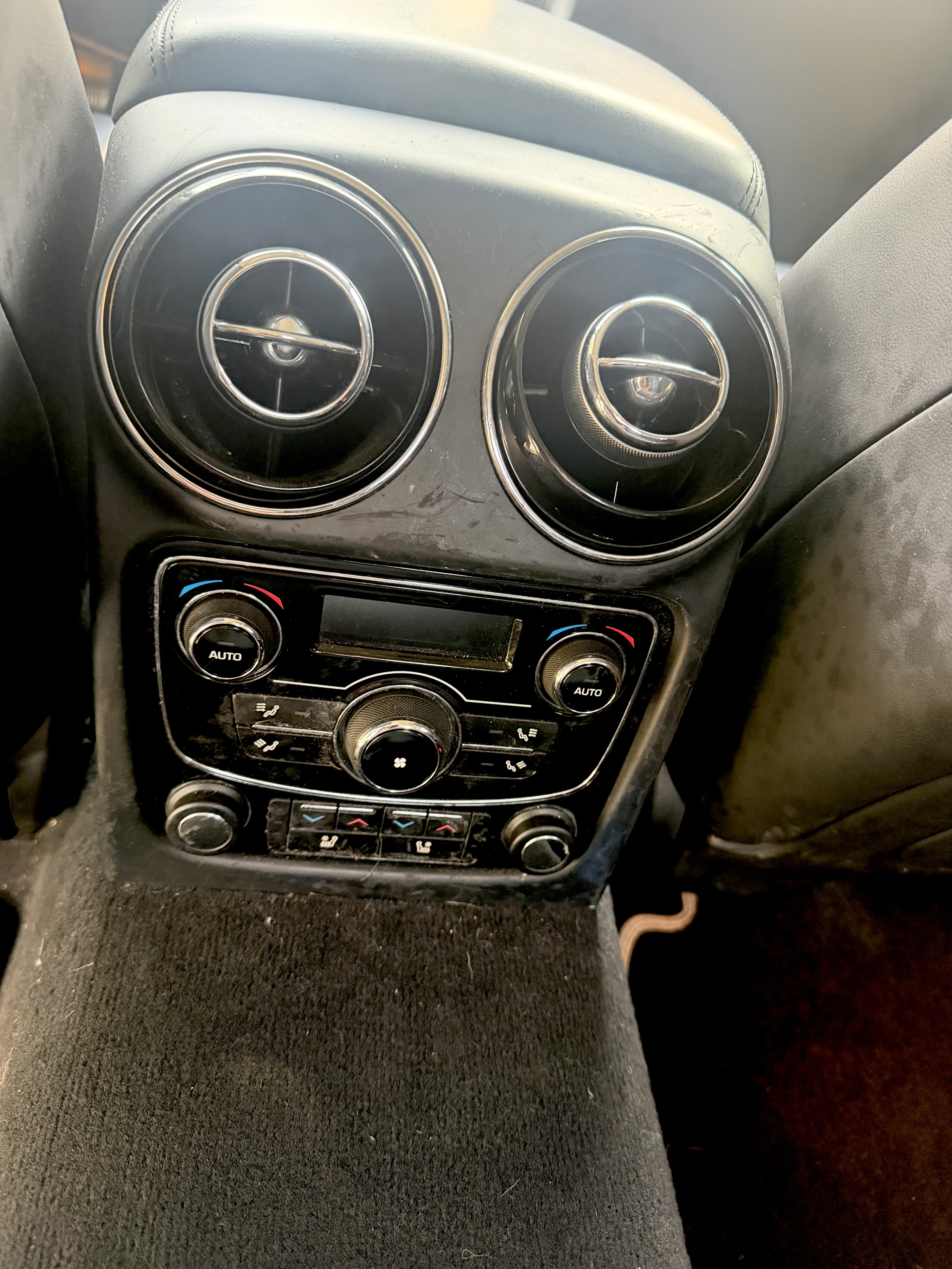 Used 2011 Jaguar XJ L Supercharged RWD image 6