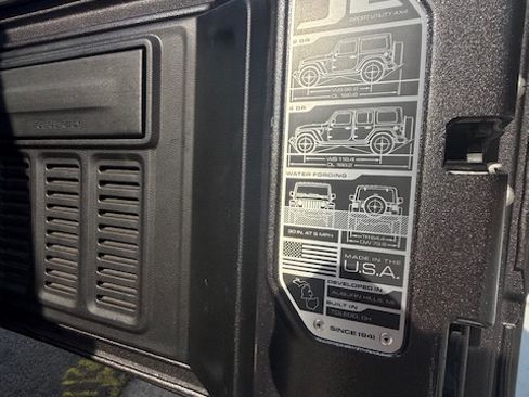 Used 2020 Jeep Wrangler Unlimited Sport S image 16