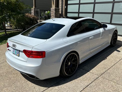 Used 2013 Audi RS 5 Coupe w/ Audi MMI Navigation Plus Pkg AWD/4WD image 10