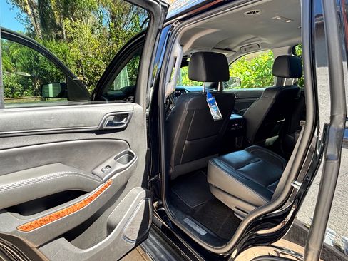 Used 2018 Chevrolet Tahoe Premier w/ RST 6.2L Performance Edition RWD image 18