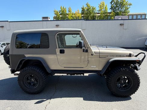 Used 2006 Jeep Wrangler Unlimited Rubicon AWD/4WD image 2
