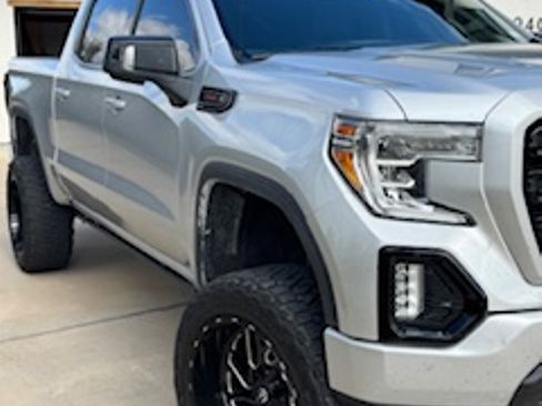 Used 2019 GMC Sierra 1500 SLT image 2