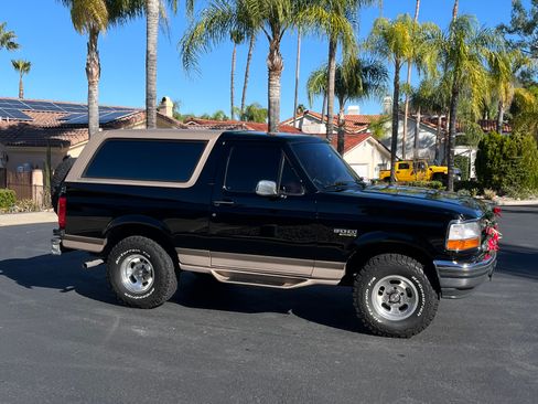 Used 1996 Ford Bronco image 2