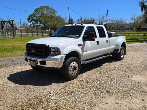 Used 2006 Ford F550 176 W.B. 4D image 8