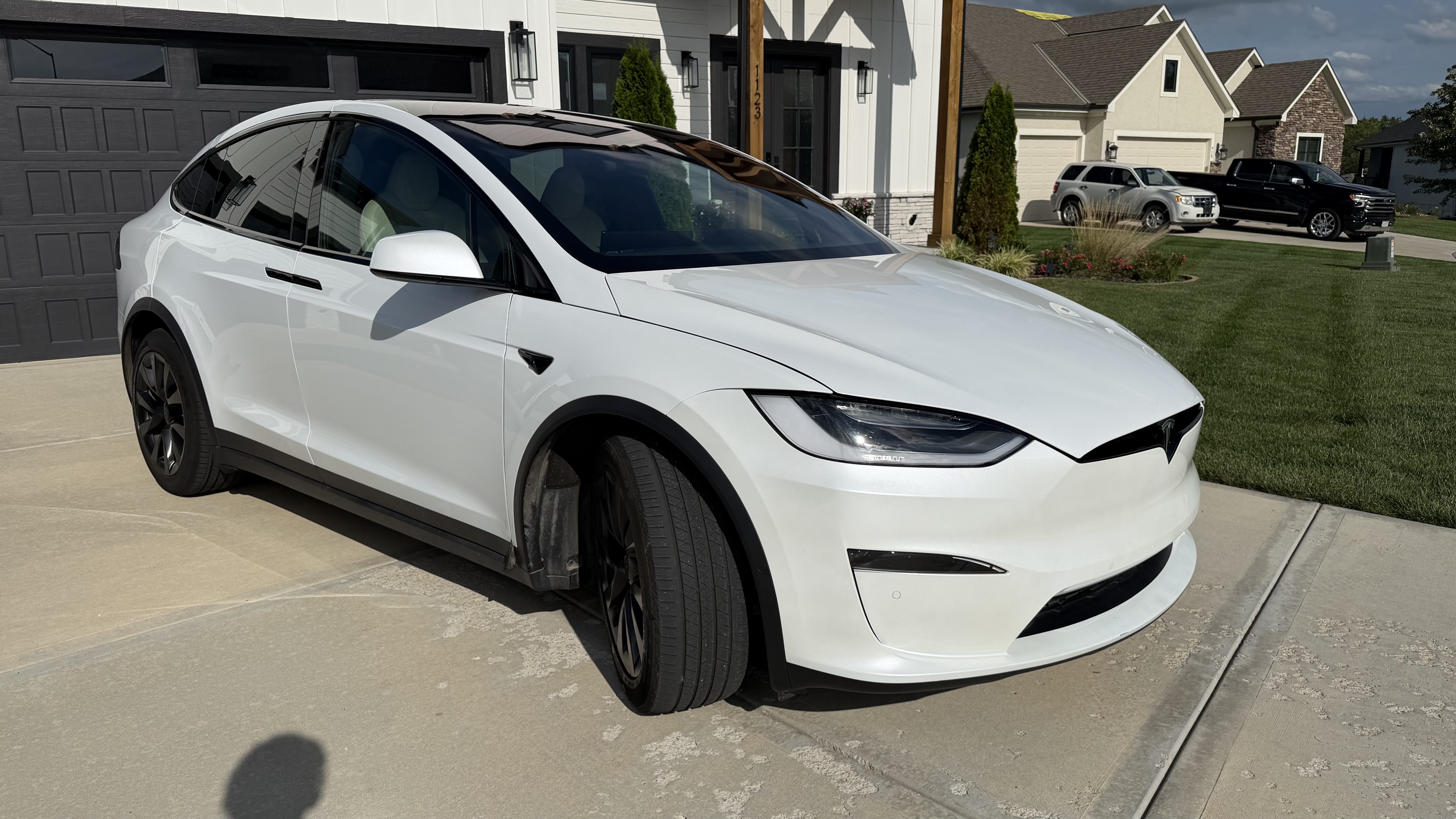 Used 2022 Tesla Model X AWD/4WD image 1