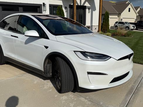 Used 2022 Tesla Model X AWD/4WD image 1