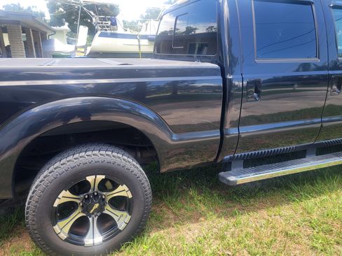 Used 2011 Ford F250 Lariat w/ Lariat Interior Pkg image 22