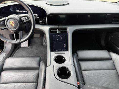 Used 2022 Porsche Taycan 4S image 15