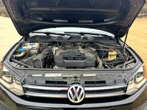Used 2012 Volkswagen Touareg VR6 image 17
