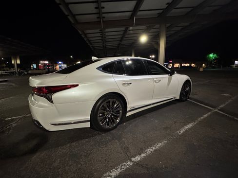 Used 2018 Lexus LS 500h w/ Luxury Package RWD image 23
