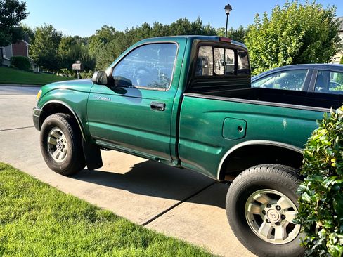 Used 2000 Toyota Tacoma 4x4 Regular Cab image 6