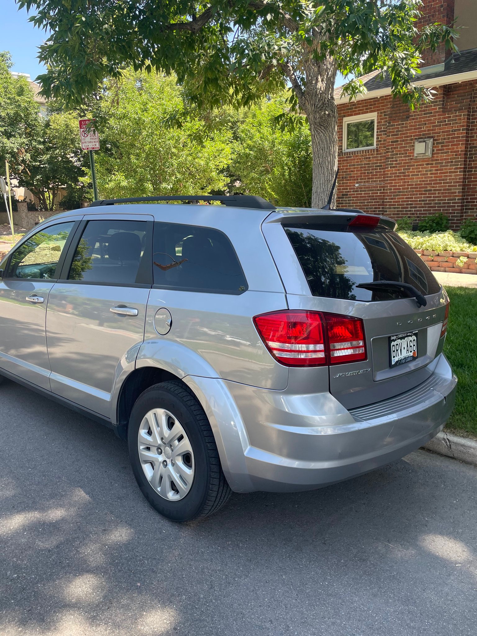 Used 2019 Dodge Journey SE FWD image 2