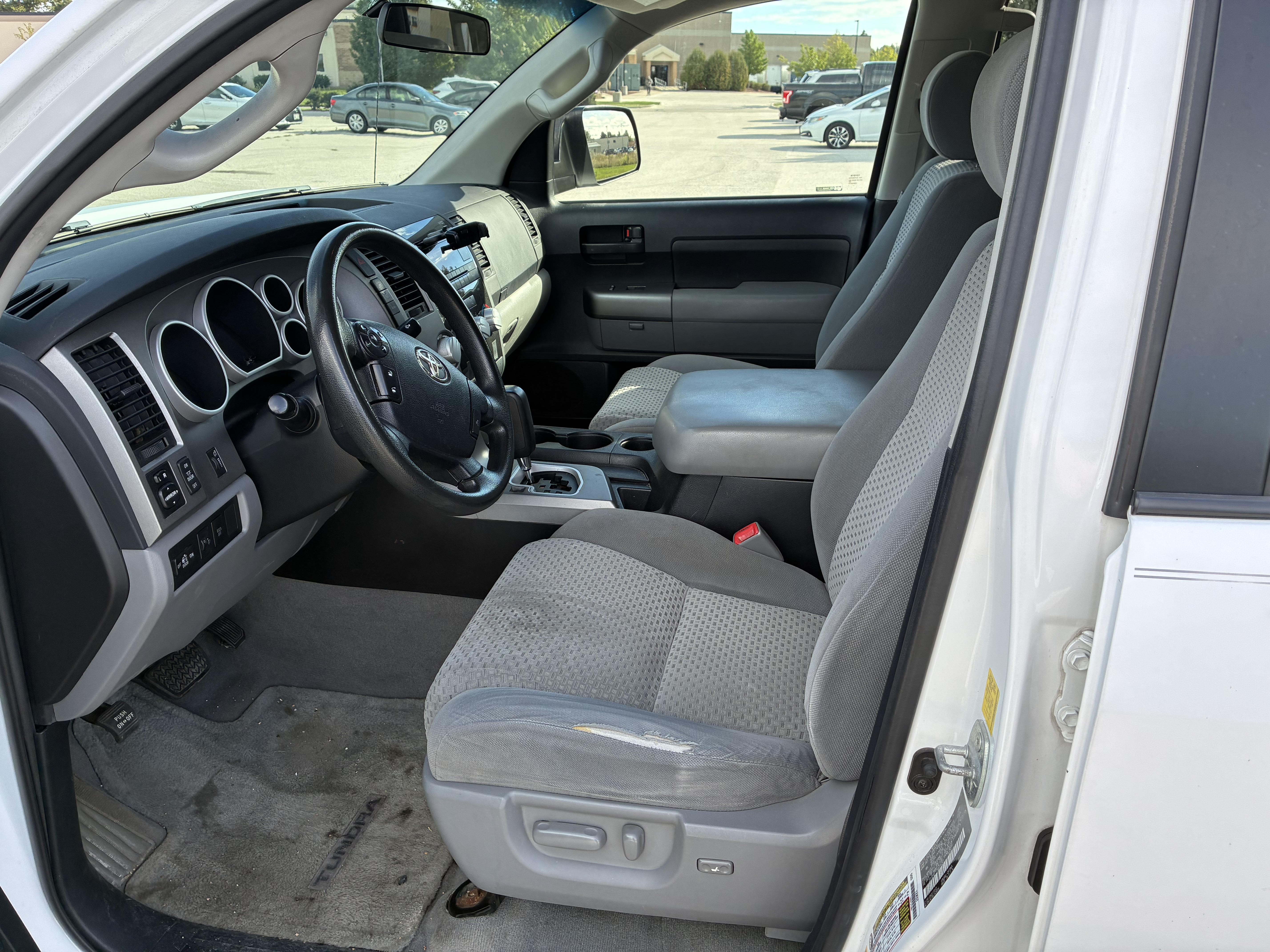 Used 2010 Toyota Tundra 4x4 Double Cab w/ TRD Off-Road Pkg image 9