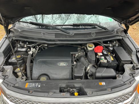 Used 2014 Ford Explorer Limited w/ Equipment Group 302A AWD/4WD image 13