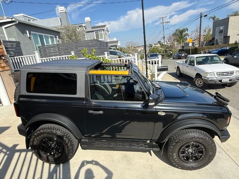 Used 2022 Ford Bronco Wildtrak image 16