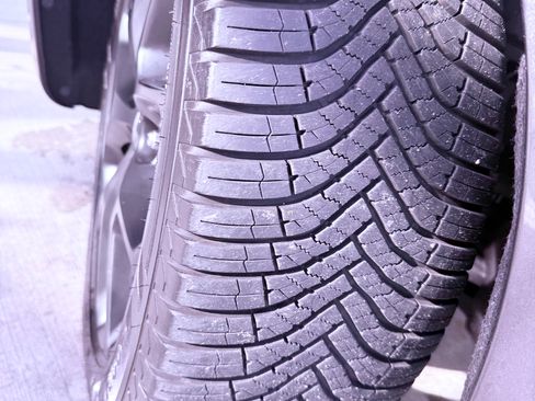 Used 2022 Chrysler Pacifica Touring-L w/ S Appearance Package FWD image 11