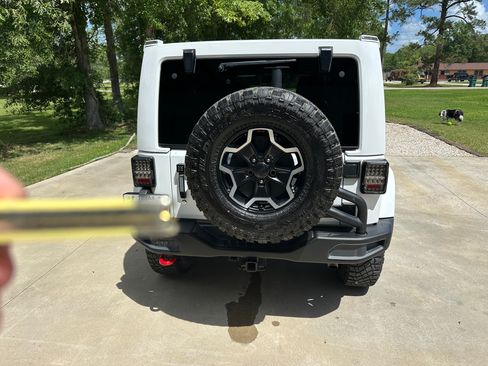 Used 2016 Jeep Wrangler Unlimited Rubicon image 5