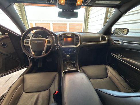 Used 2011 Chrysler 300 C AWD/4WD image 15