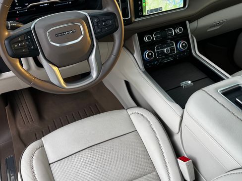 Used 2024 GMC Yukon Denali AWD/4WD image 10