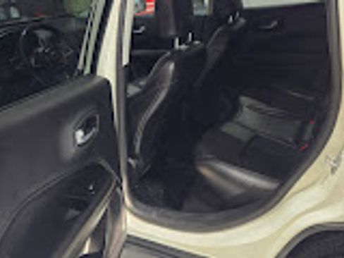 Used 2019 Jeep Compass Latitude w/ Safety & Security Group image 10