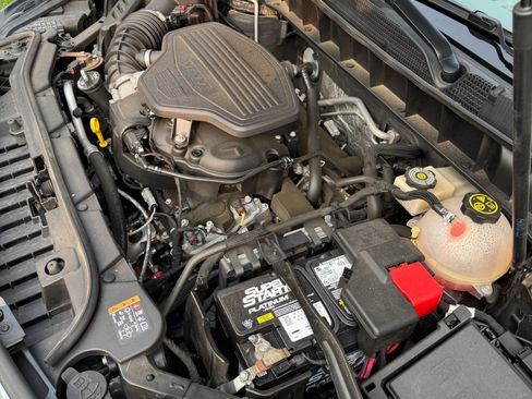 Used 2017 Cadillac XT5 Luxury w/ Driver Awareness Package image 22