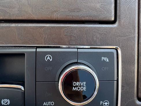 Used 2019 Lincoln Navigator Select w/ Technology Package image 10