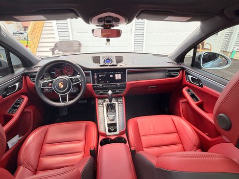 Used 2021 Porsche Macan GTS AWD/4WD image 11