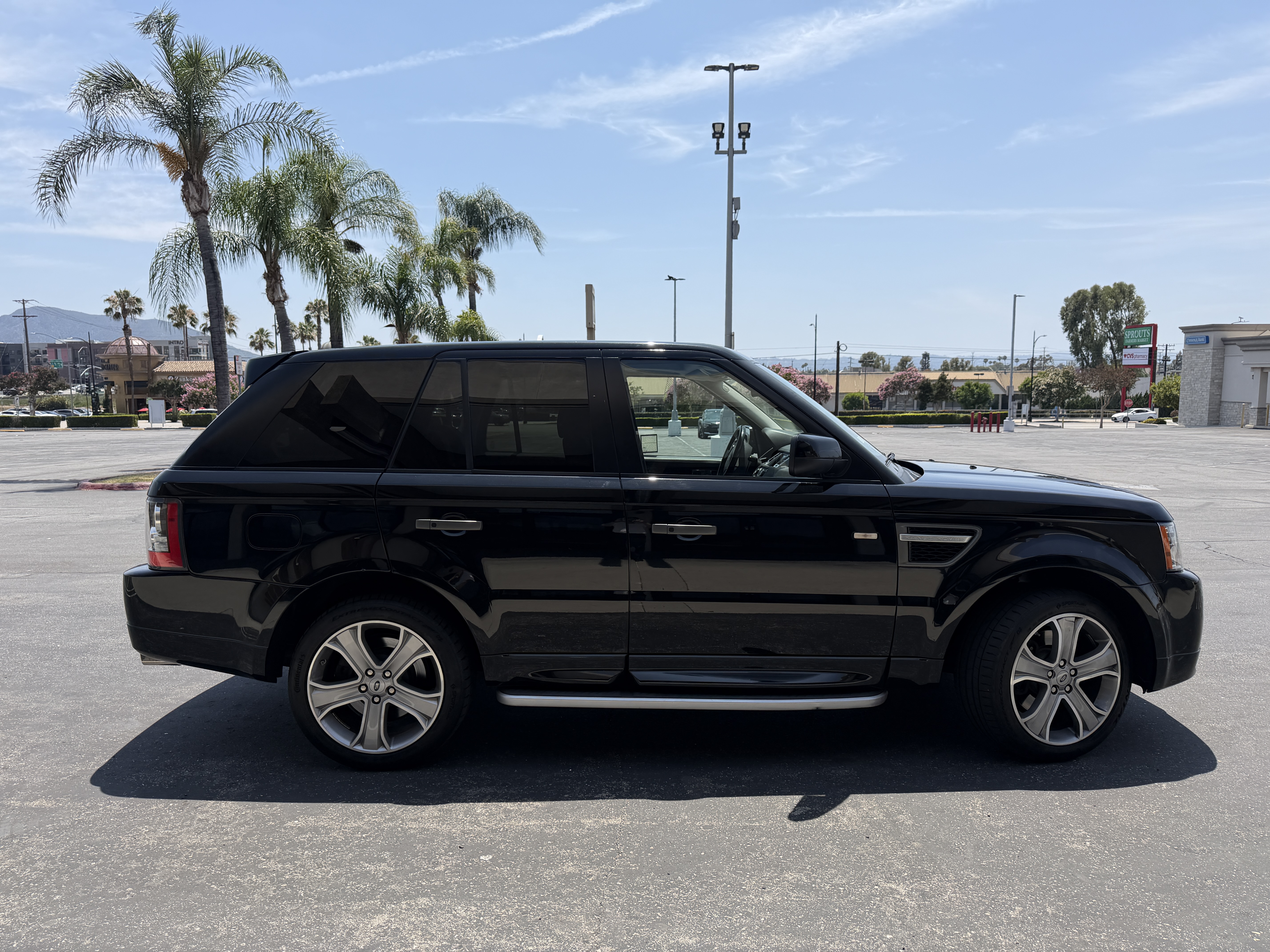 Used 2011 Land Rover Range Rover Sport HSE AWD/4WD image 9