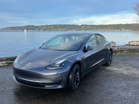Used 2022 Tesla Model 3 Performance image 1