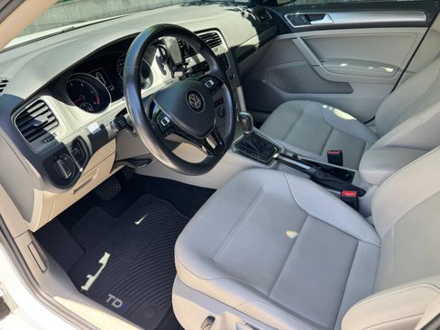 Used 2015 Volkswagen Golf TDI S FWD image 9