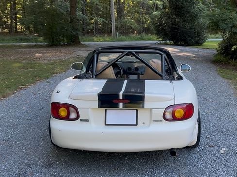 Used 1999 MAZDA MX-5 Miata image 10