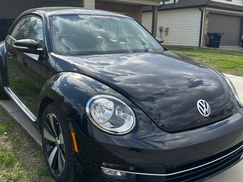 Used 2012 Volkswagen Beetle 2.0T image 1