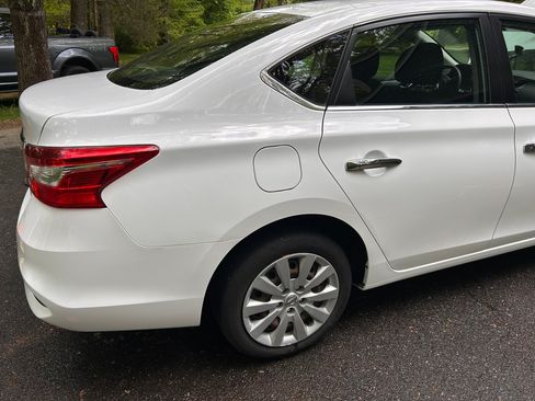 Used 2019 Nissan Sentra S FWD image 2