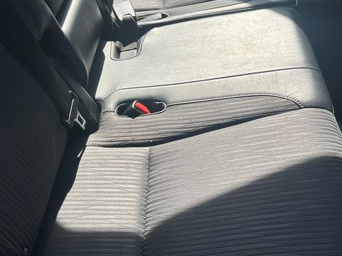 Used 2014 Toyota Highlander Plus FWD image 5